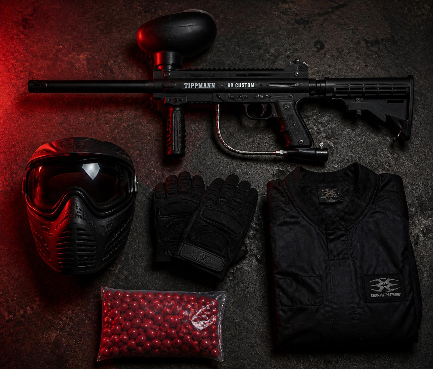 Echipament de paintball: pușcă Tippmann, mască, mănuși, combinezon și bile